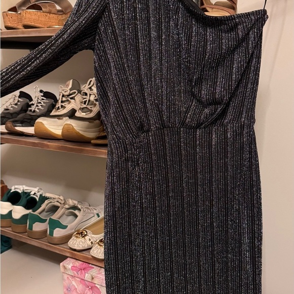 H&M One-Shoulder Black Dress - Picture 9 of 9